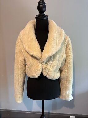 Y2K Cream Faux Fur Cropped Jacket - Women's Coat size M